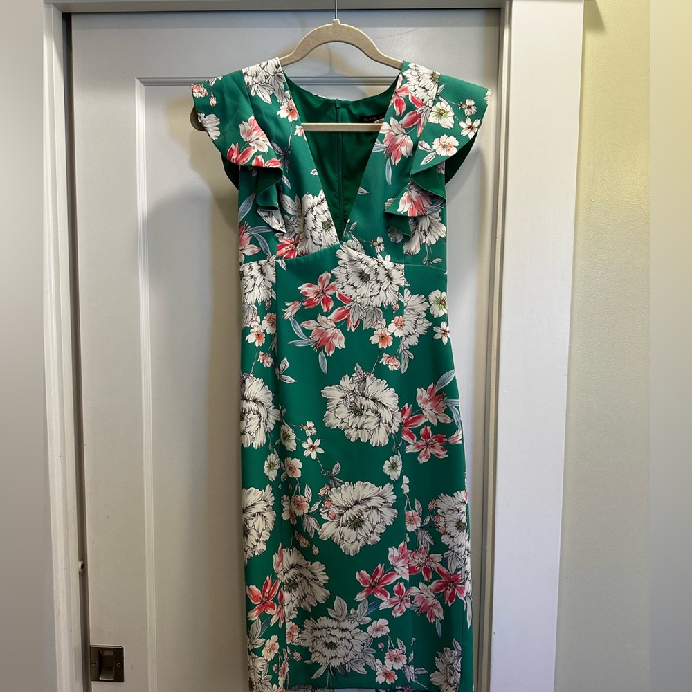 Black Halo Sheath Dress with V neck and Flutter Sleeves Size 2